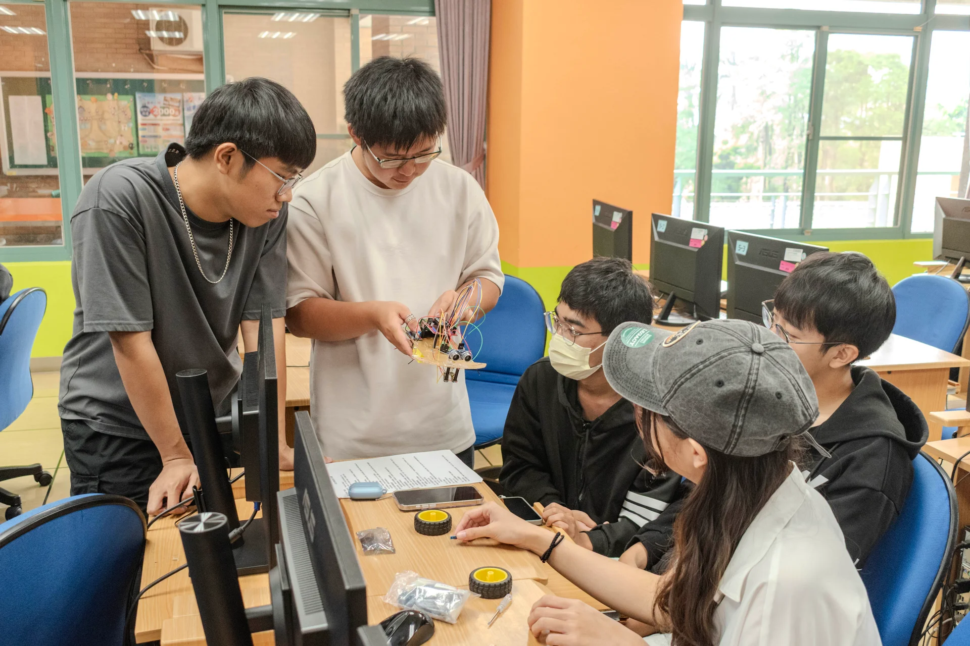 自走車 DIY 活動圓滿落幕：用雙手組裝的不只是零件，更是對機器人的熱情與想像